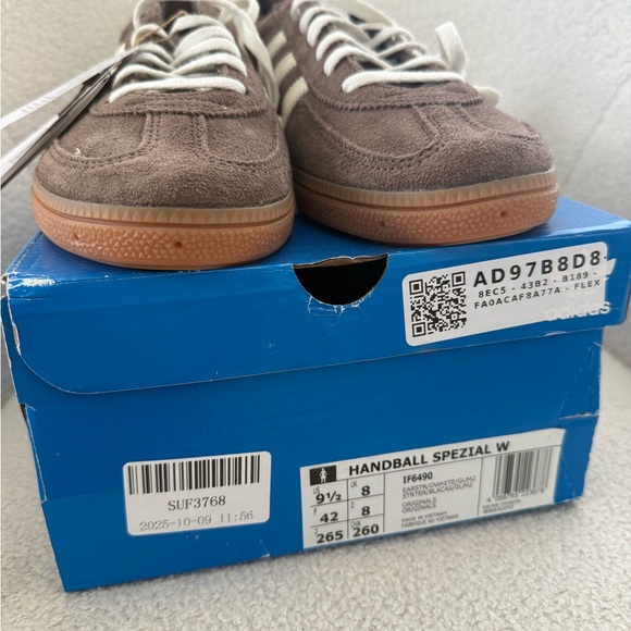 Adidas Spezial Brown and Cream Sneakers - Picture 4 of 4